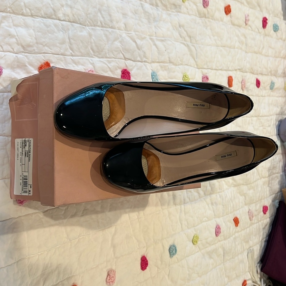 Miu Miu 39.5 black patent almond toe stilettos